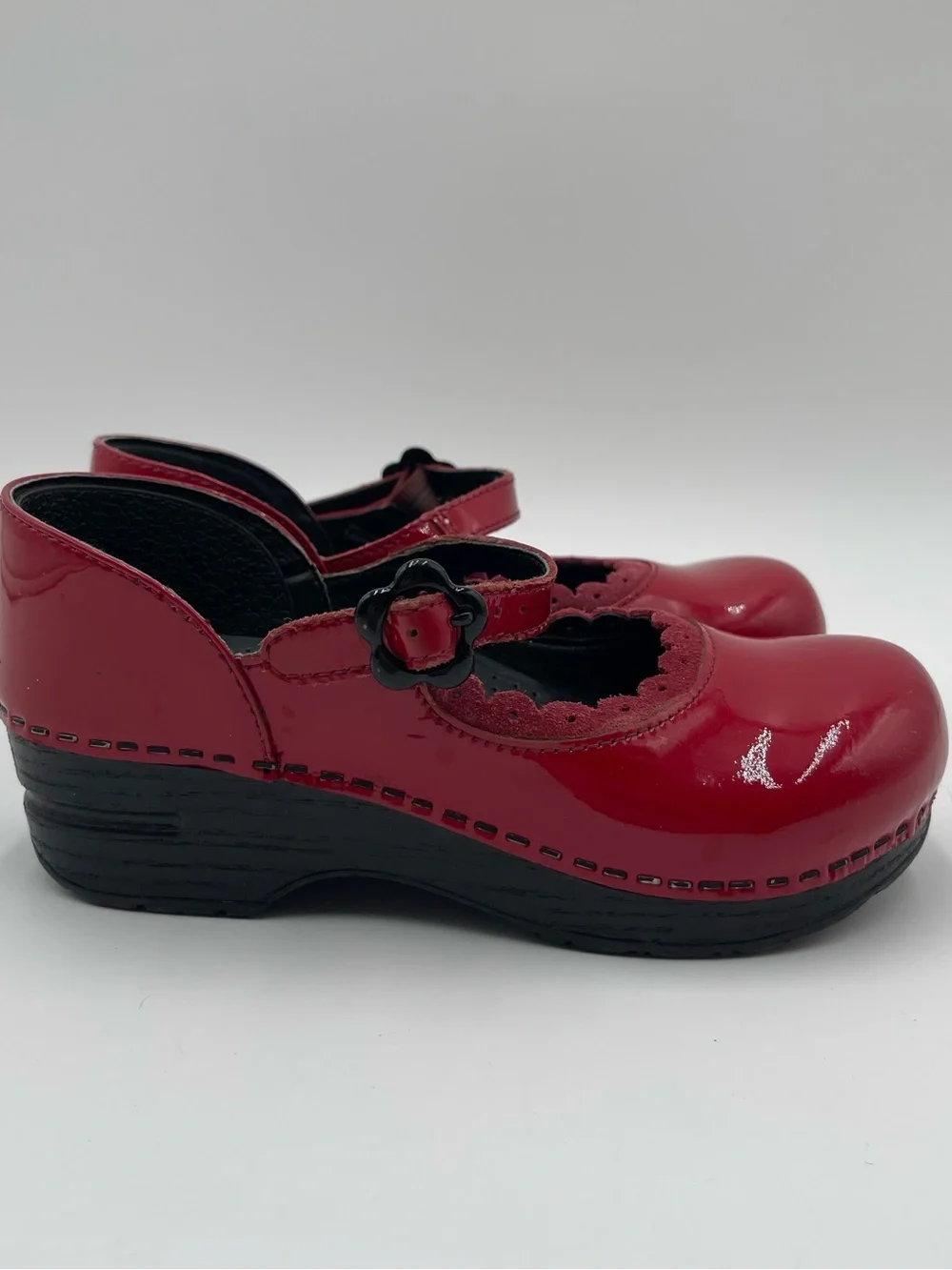 Dansko Girls Red Patent Leather Mary Janes Clogs Shoes Buckle Kids 31 US 12.5-13